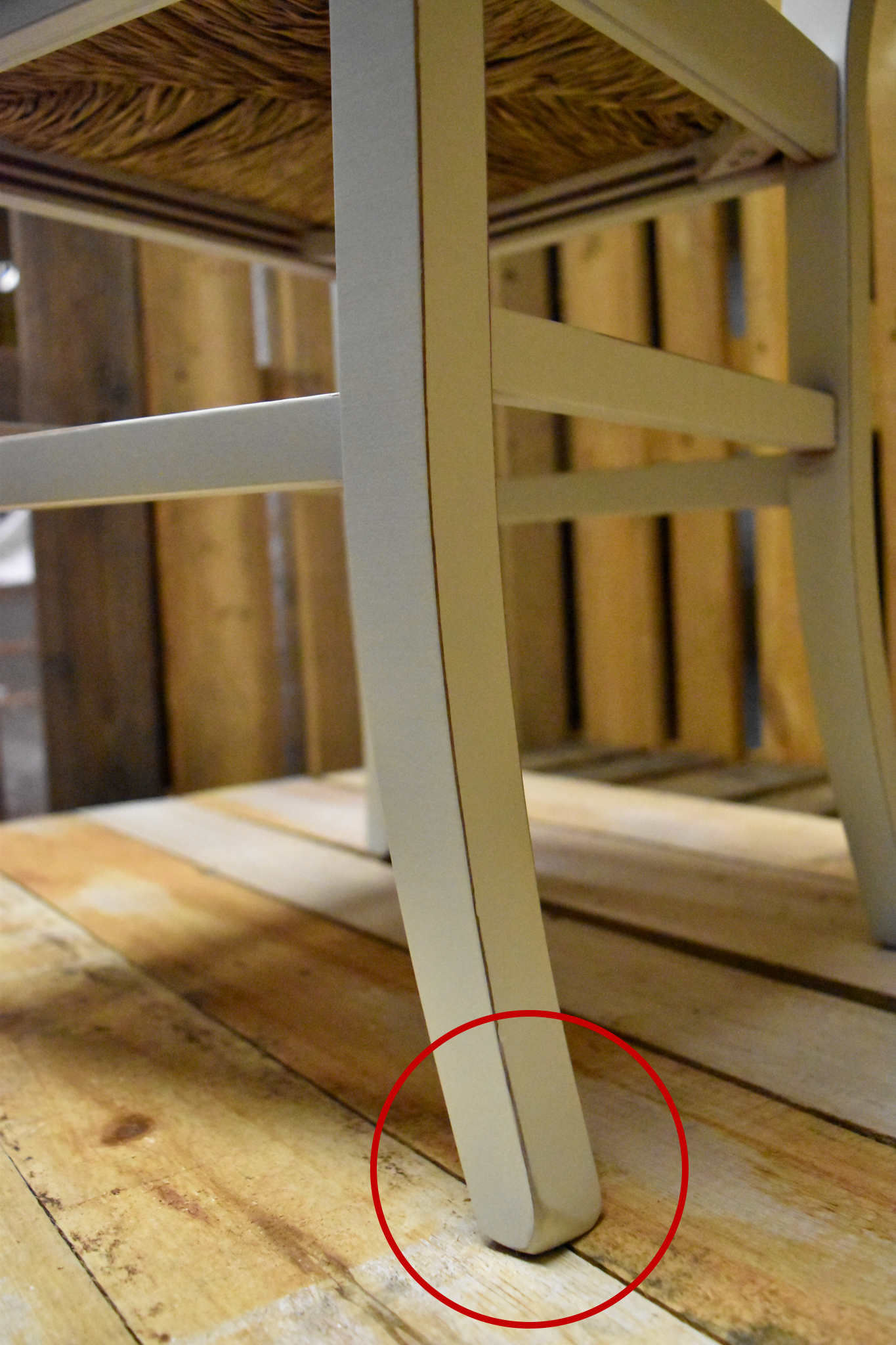 Stock second choice chair model 16/11 artisan-made antique white color straw seat