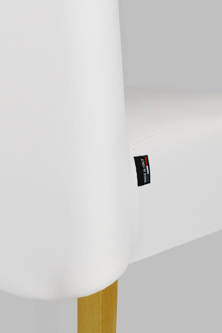 Sedia outlet modello 36 imbottita in finta pelle colore bianco gambe color rovere