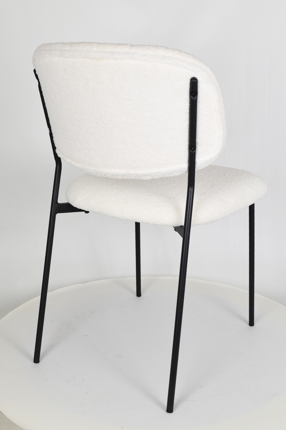 Sedia outlet modello 97 imbottita in tessuto bouclè colore bianco