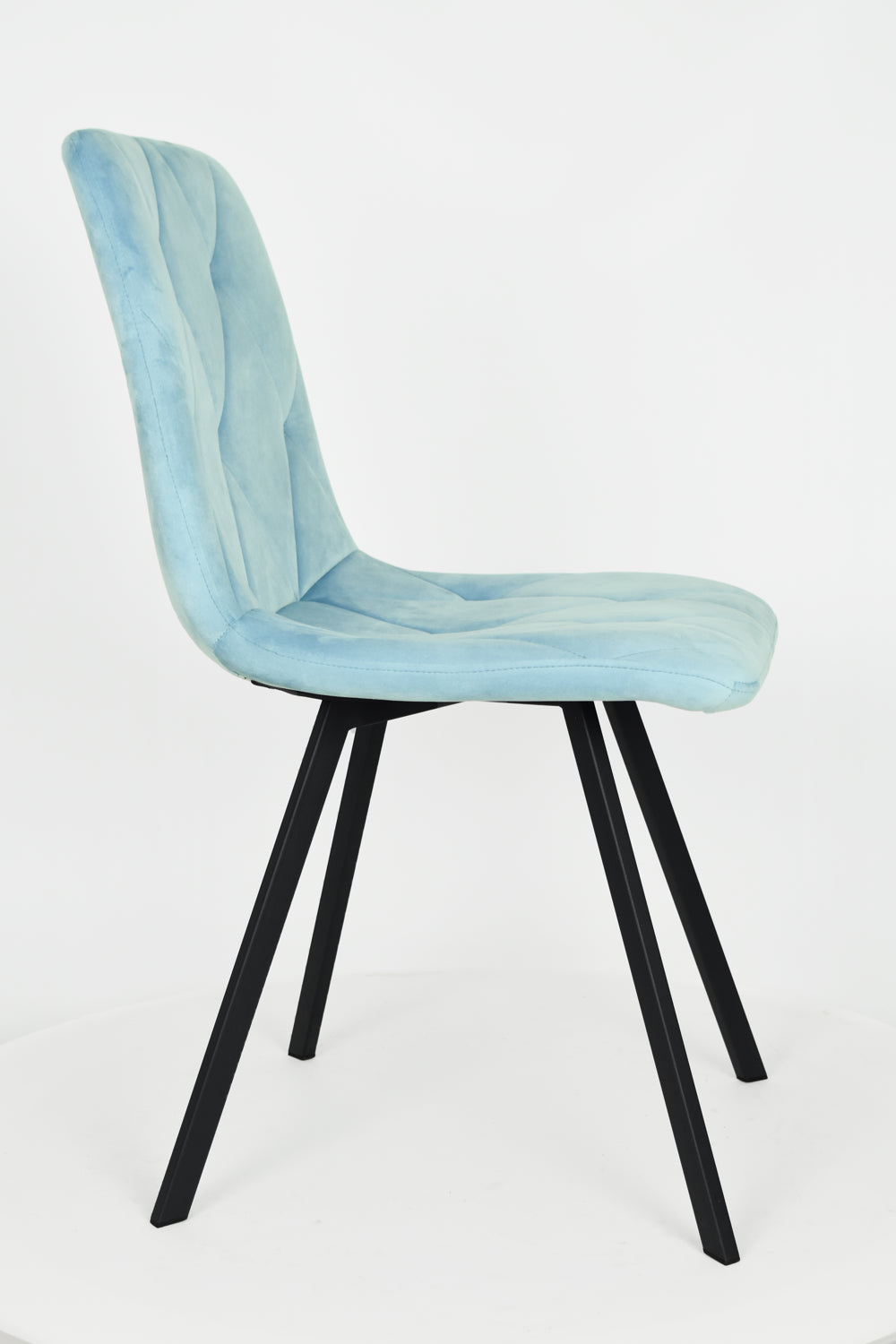 Sedia outlet modello 94 imbottita in velluto color azzurro