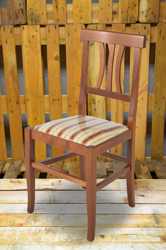 Stock sedia seconda scelta modello 16/11 colore noce chiaro 110 imbottita in lisere rosso