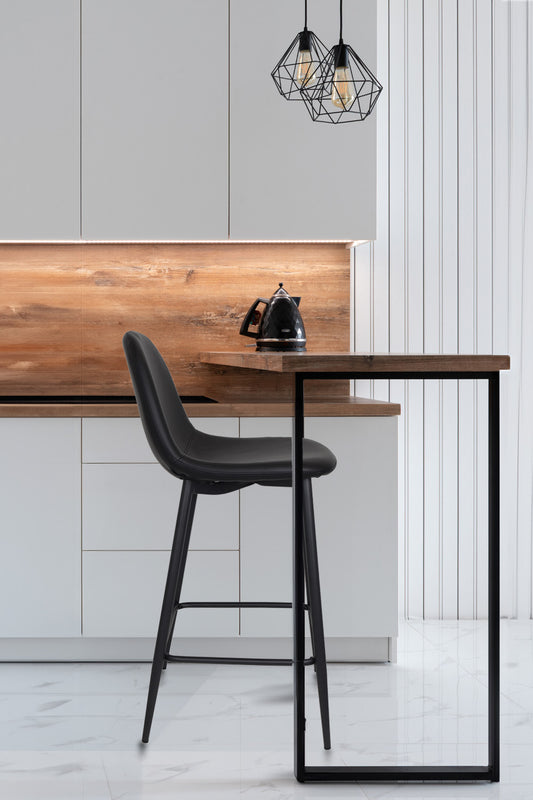 Sgabello outlet modello 92 imbottito in finta pelle color nero