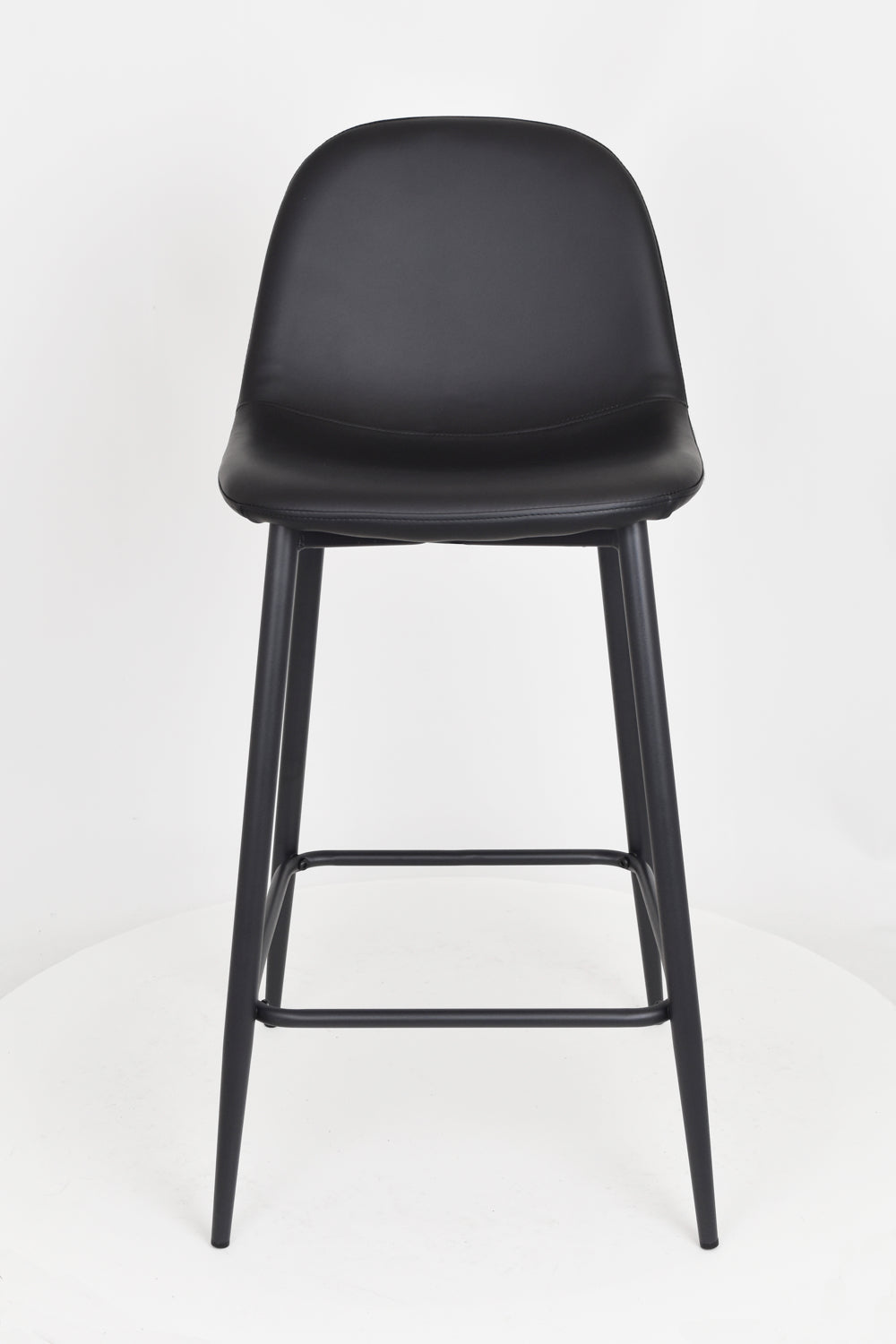Sgabello outlet modello 92 imbottito in finta pelle color nero
