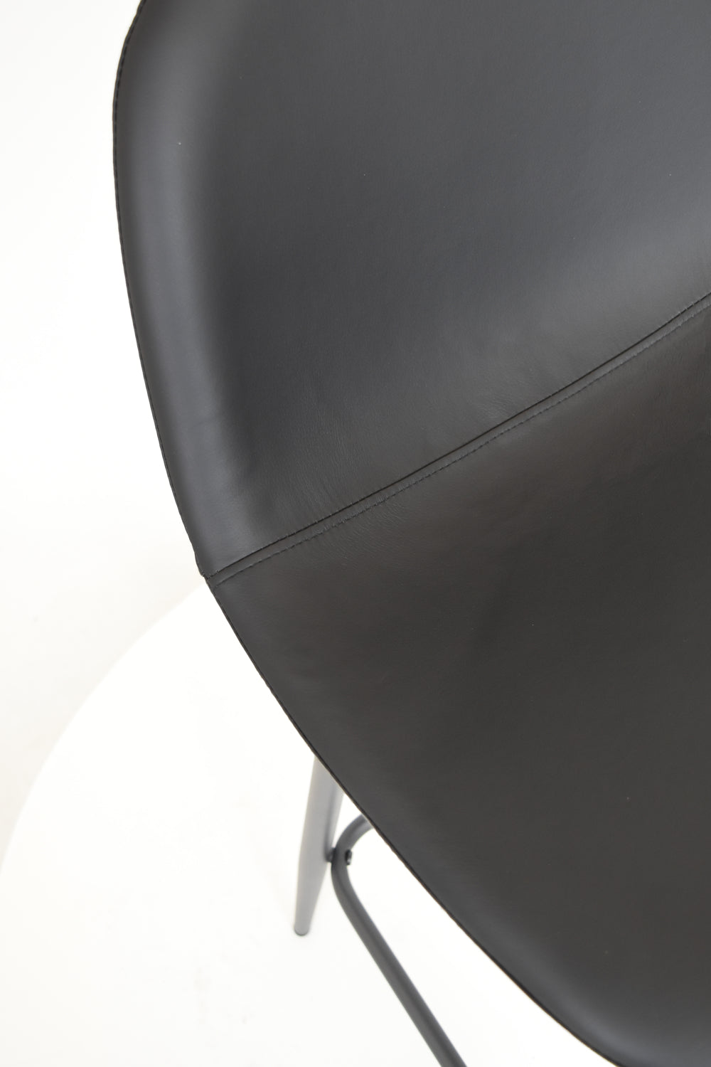 Sgabello outlet modello 92 imbottito in finta pelle color nero